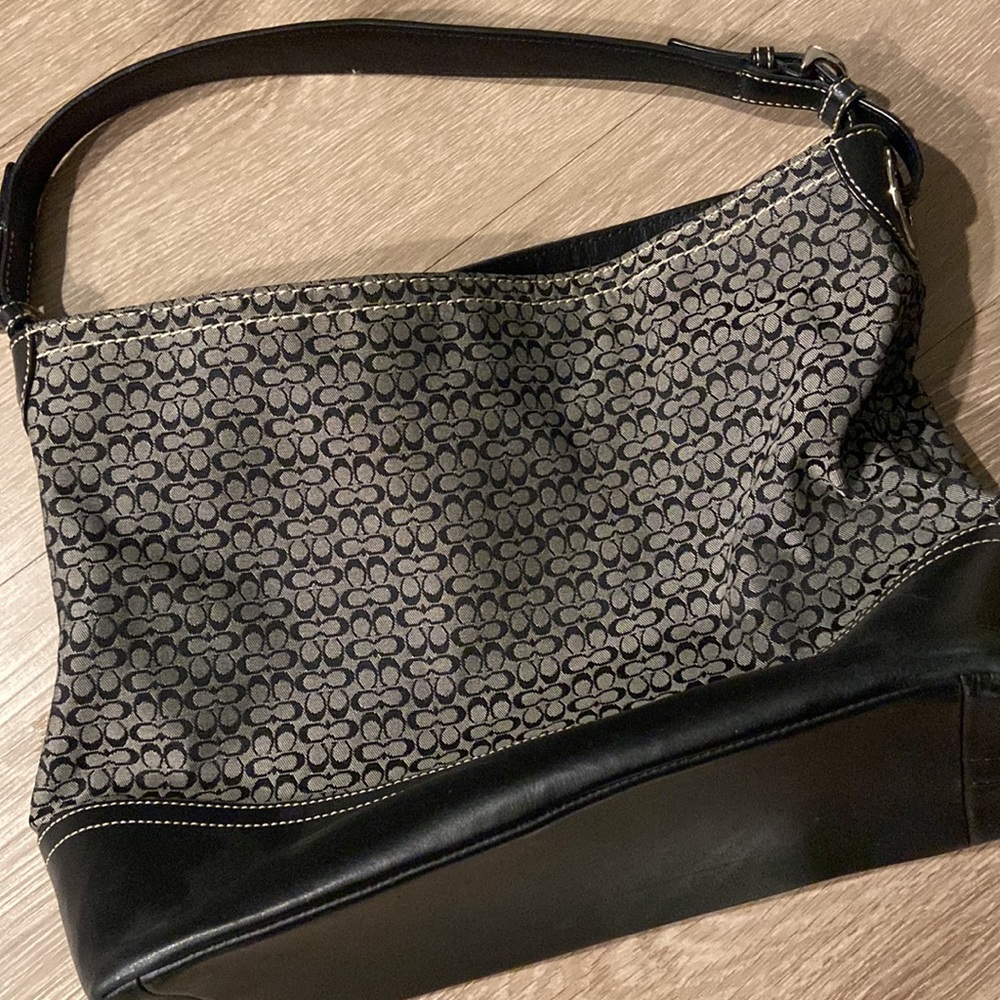 Authentic Coach Tote - Picture 2 of 4